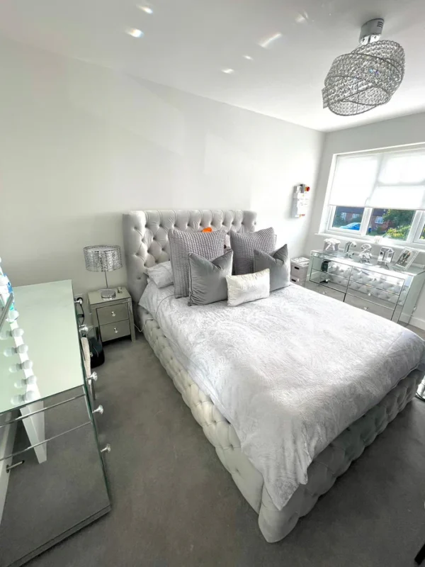 Winged Ambassador Chesterfield Bed Frame - Image 5